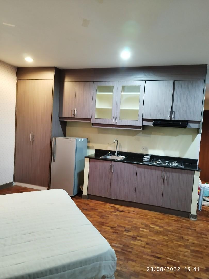 One unit studio type 36 sqm beside Robinson Place Ermita Manila for