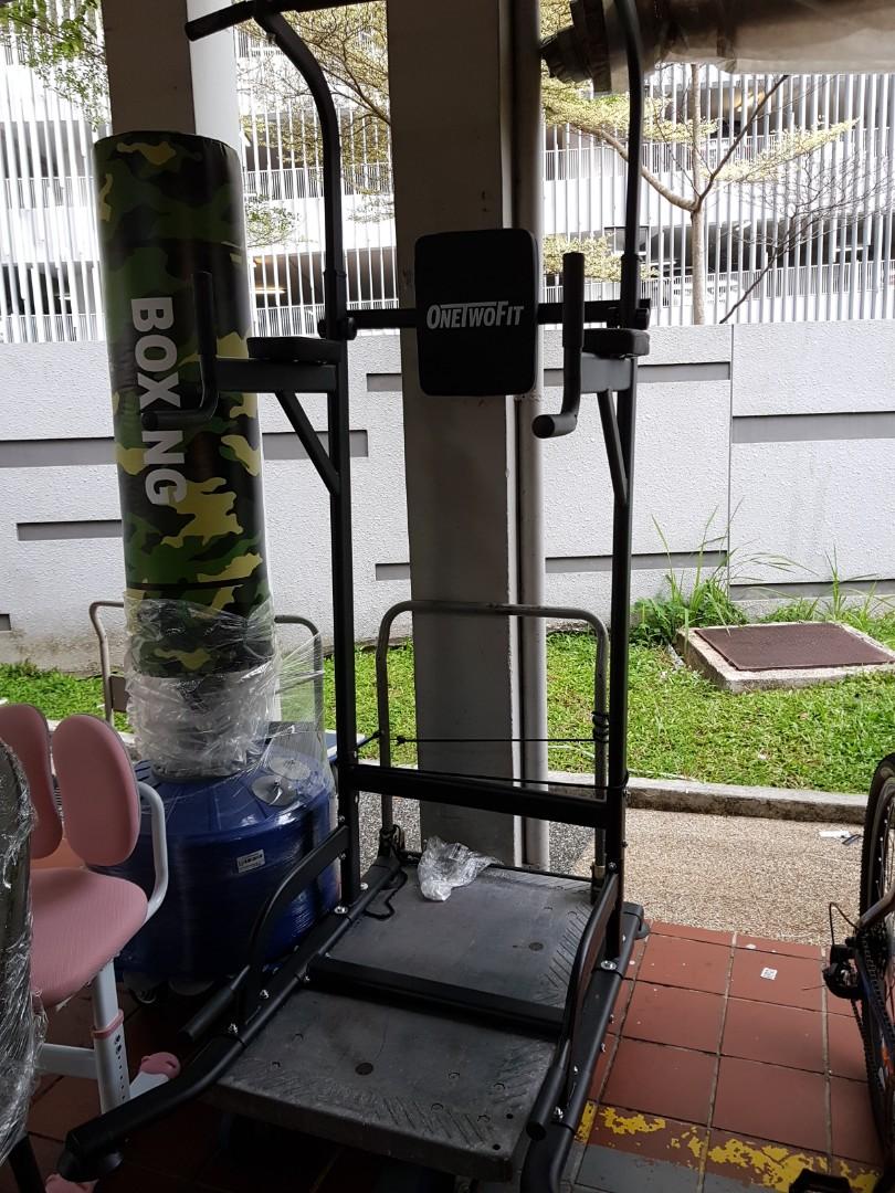 Pullup Bar Station, Sports Equipment, Exercise & Fitness