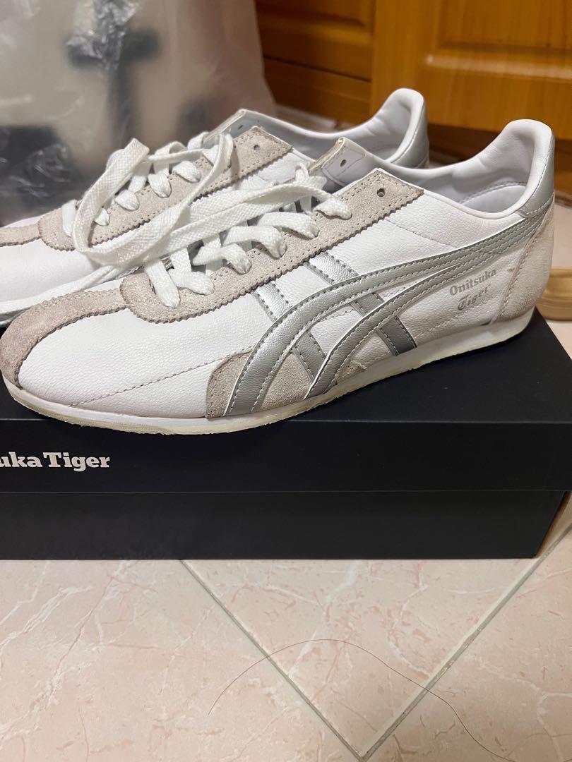 Onitsuka Tiger (Category: Sneakers) located in Singapore. Submitted by coolcrystal.1a5101 (Listing ID 1178527686, Image 1). Description: Bought last month only wore 2 times only rarely used . Kept in box .