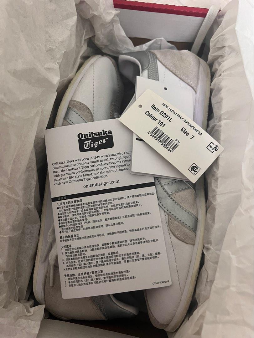 Onitsuka Tiger (Category: Sneakers) located in Singapore. Submitted by coolcrystal.1a5101 (Listing ID 1178527686, Image 2). Description: Bought last month only wore 2 times only rarely used . Kept in box .