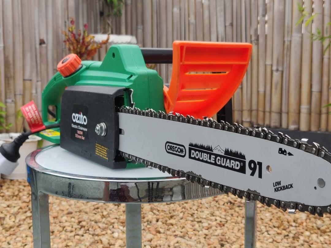 Ozito ECS355 1800w Electric chainsaw 14" Bar, Furniture & Home Living