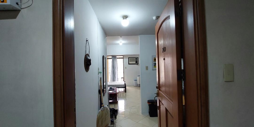 Paseo Parkview Tower 2 Unit 26D (Category: Apartments & Condos) located in Cainta. Submitted by attproperty (Listing ID 1085728544, Image 1). Description: 37 sqm studio unit with balcony Facing san agustin and near elevator Furnished and newly repainted with shower heater and new dining table set As per admin, no pets allowed *Will be available mid November 2026.