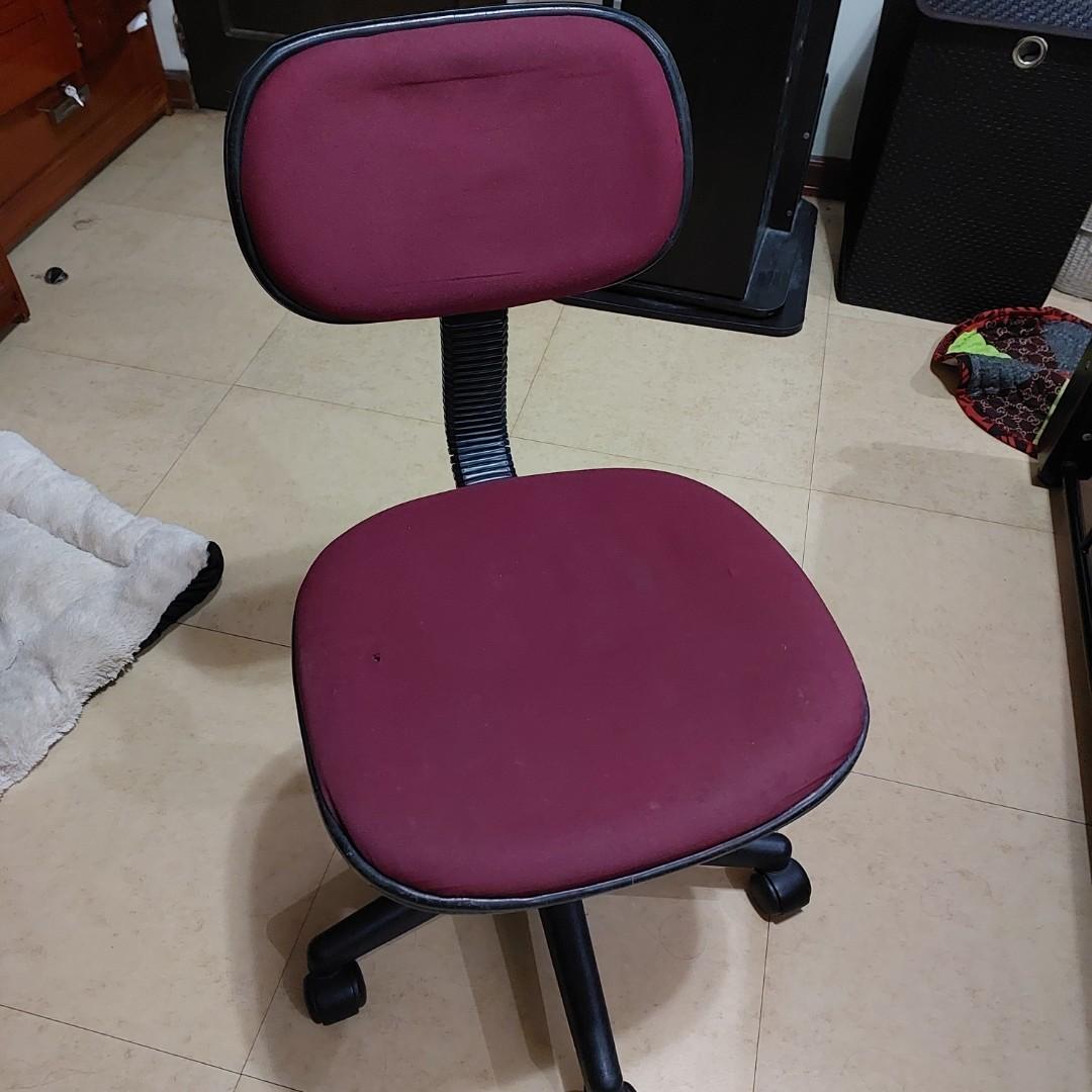 Second hand Office Chair, Furniture & Home Living, Office Furniture & Fixtures on Carousell
