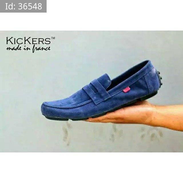 Sepatu slip on clearance kickers