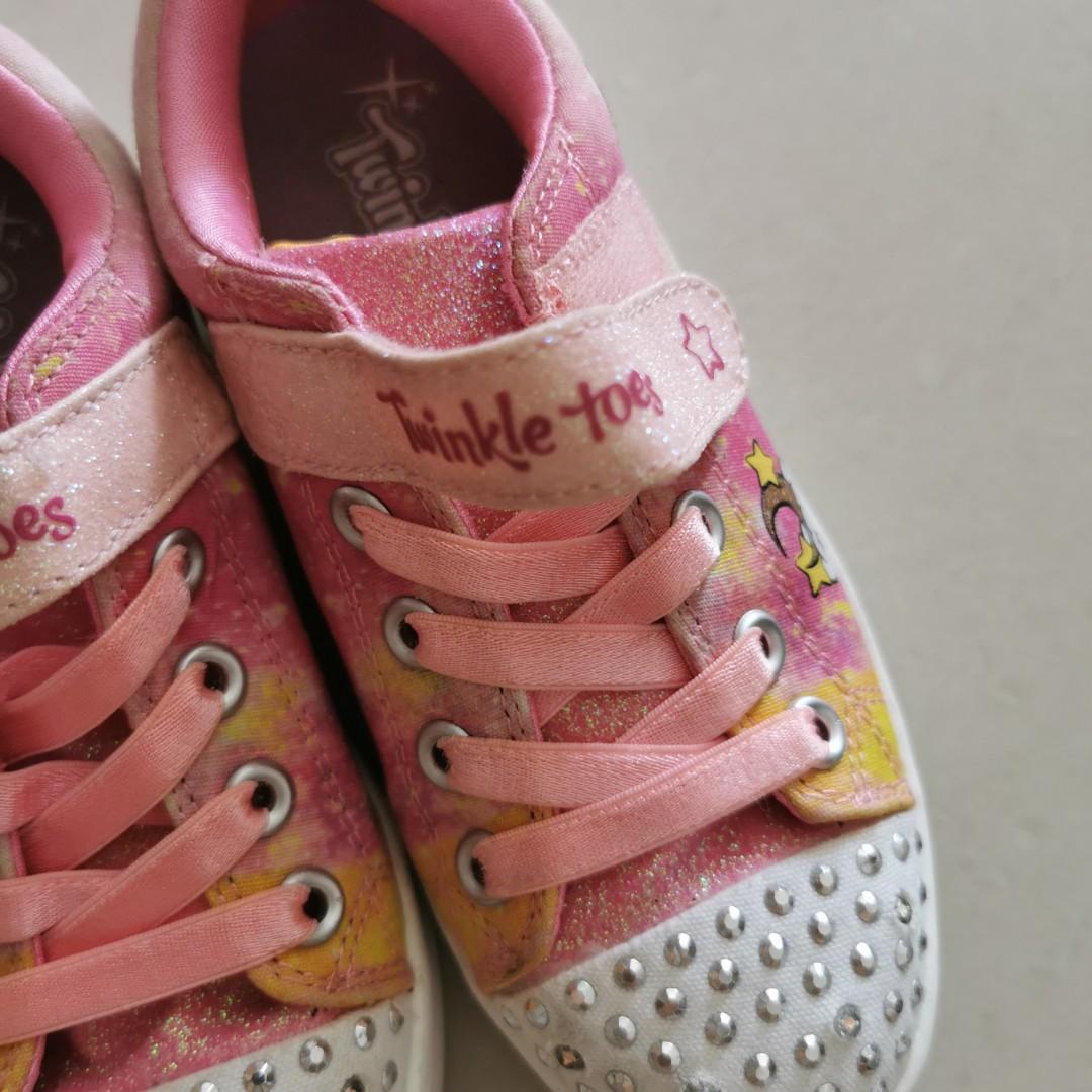 Sketchers twinkle toes for girls size US 11 pink only available