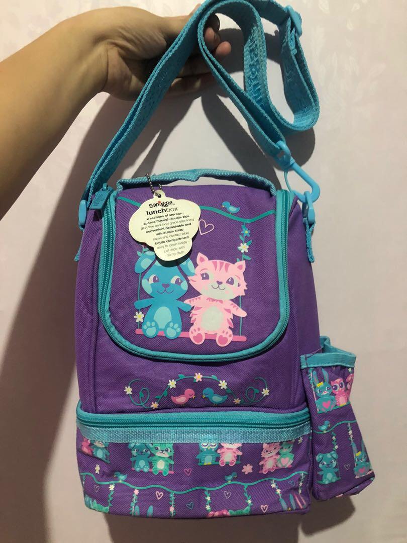 SMIGGLE LUNCHBOX (Category: Other Babies Going Out Needs) located in Naga. Submitted by shieshop (Listing ID 1148847096, Image 1). Description: Original Smiggle lunchbox Sign of storage Flaw last pic (need ipatahi).
