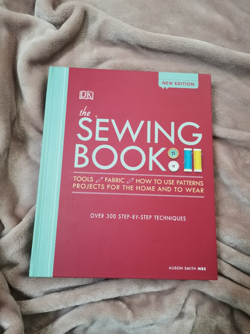 The Sewing Book by Alison Smith, Hardcover | Pangobooks