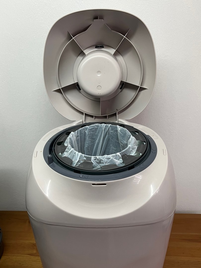 Tommee Tippee Sangenic bin, Babies & Kids, Bathing & Changing, Other