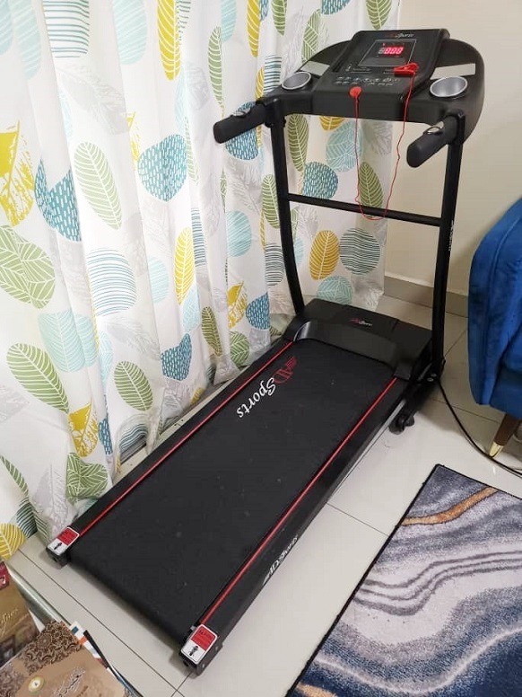 Used Motorized Treadmill Exercise Machine. Mesin Lari, Sports Equipment