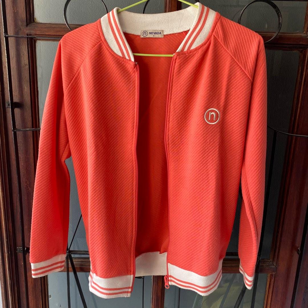 Varsity nevada, Fesyen Wanita, Pakaian Wanita, Baju Luaran di Carousell