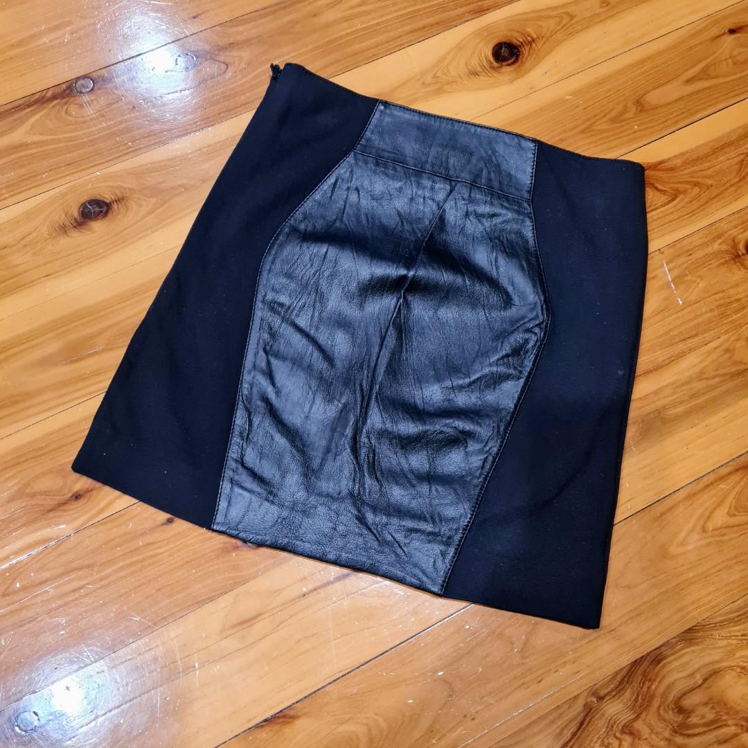 Women's size 2 = AU 6 'GUESS BY MARCIANO' Gorgeous black leather panel skirt-EUC (Category: Women's Clothes) located in Sydney. Submitted by bilic83 (Listing ID 1180592075, Image 2). Description: .