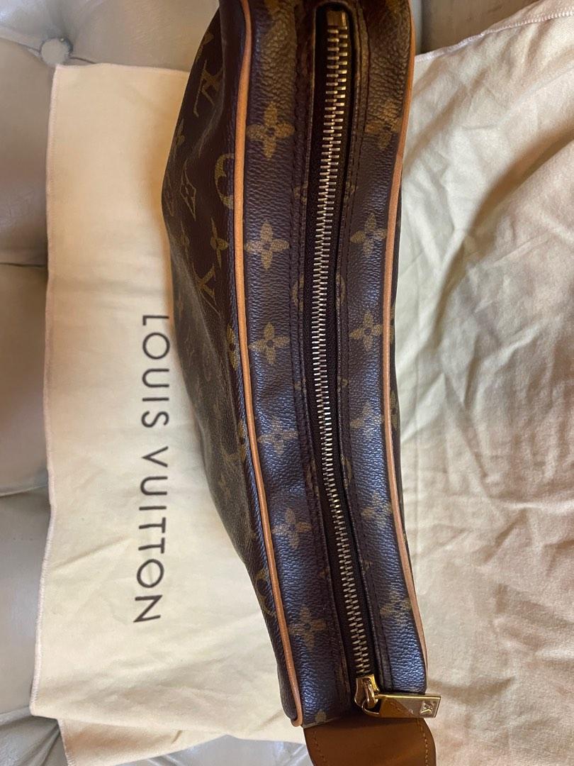 100% ORIGINAL LOUIS VUITTON CROISSANT BAG MM (RARE), Luxury, Bags & Wallets  on Carousell