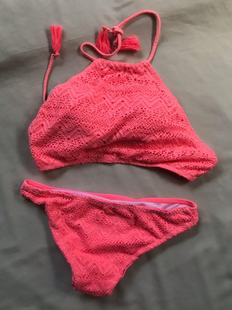 2 piece bikini, Women's Fashion, Swimwear, Bikinis & Swimsuits on Carousell