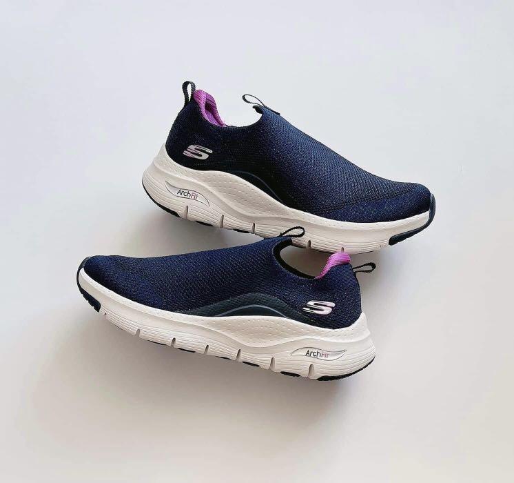 New skechers slip on sneakers store