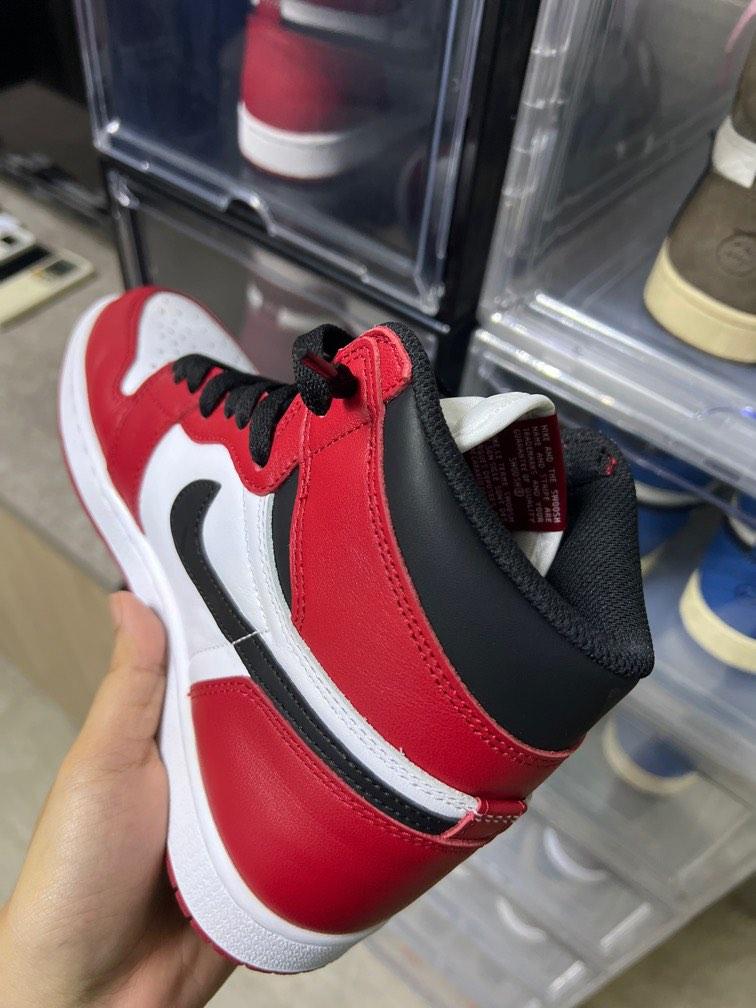 Air Jordan 1 Retro high Chicago Men s Fashion Footwear Sneakers on Carousell