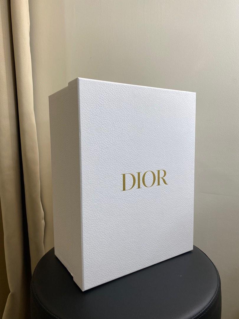 AUTHENTIC DIOR LARGE BOX (Category: Luxury Bags & Wallets) located in Baguio. Submitted by annechan08 (Listing ID 1180813097, Image 1). Description: AUTHENTIC DIOR BOX LARGE SIZE FIRM ON PRICE .