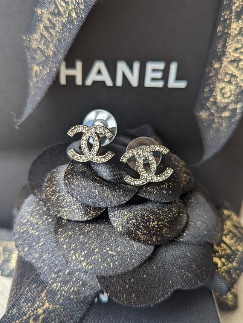 Chanel CC A14V Logo Classic Moscova Crystal SHW earrings box tag