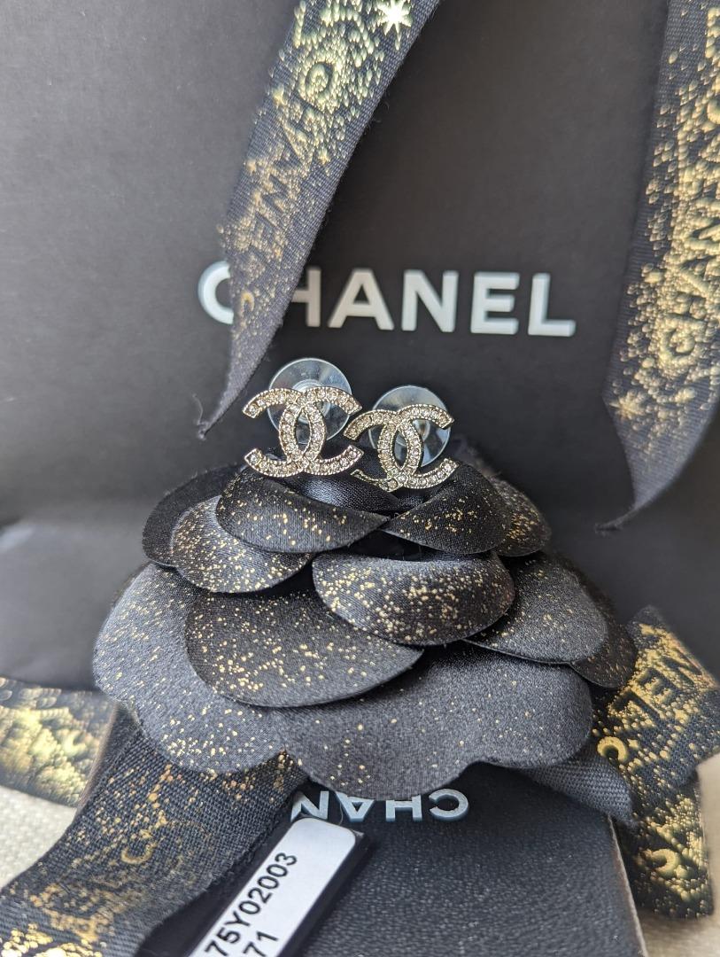 Chanel Pearl & Crystal CC Drop Earrings – Jadore Couture