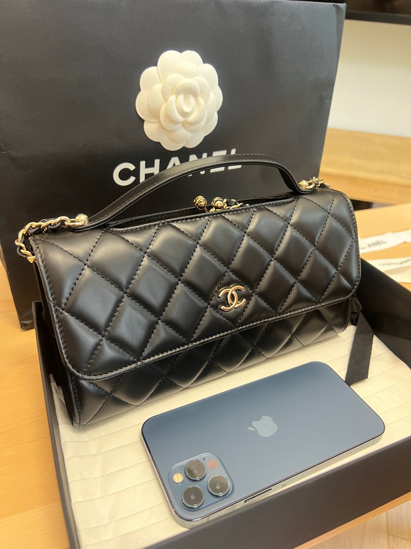 Replica Chanel Flap Phone Holder With Chain In Shiny Calfskin AP2875 W