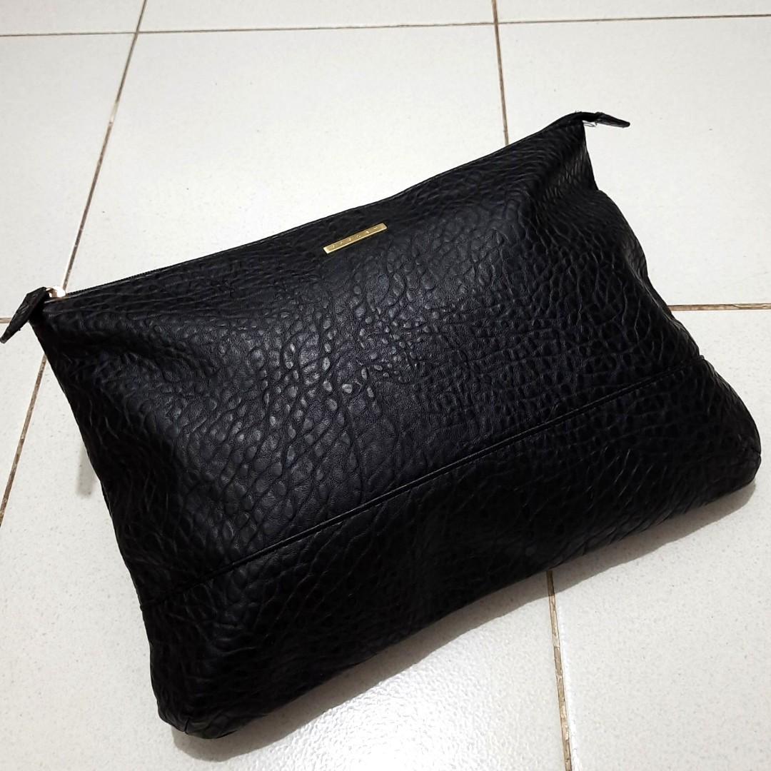 Clutch bag on sale wanita branded