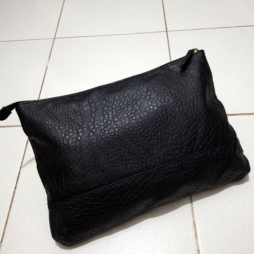 Pouch bag wanita branded hotsell