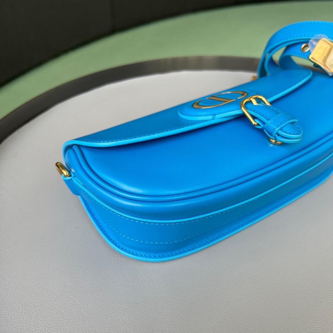 Dior Bobby East West Bag, Luxury, Bags & Wallets on Carousell