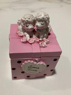 Double sided poodle-ribbon jewellery box