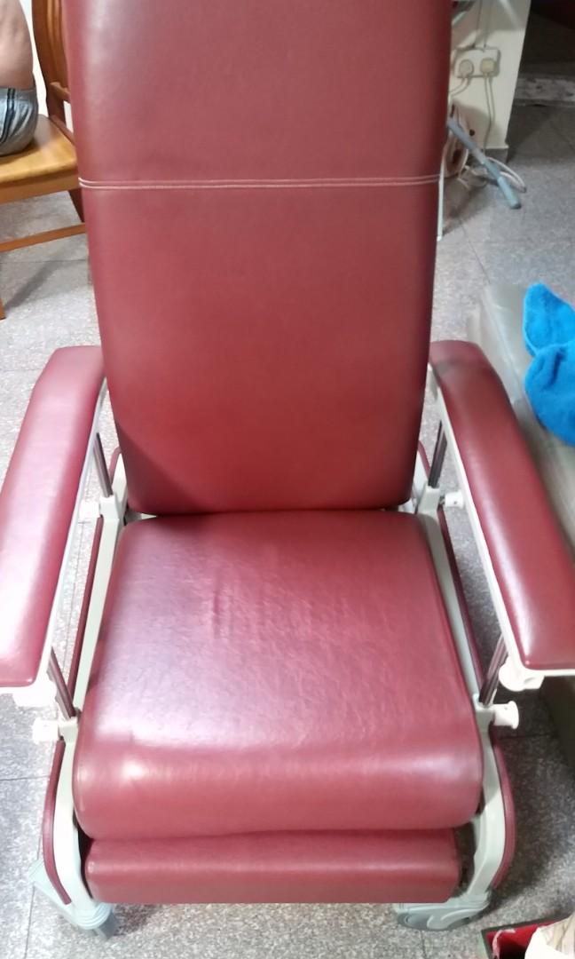 Geriatric hospital chair with wheels devices, Health & Nutrition