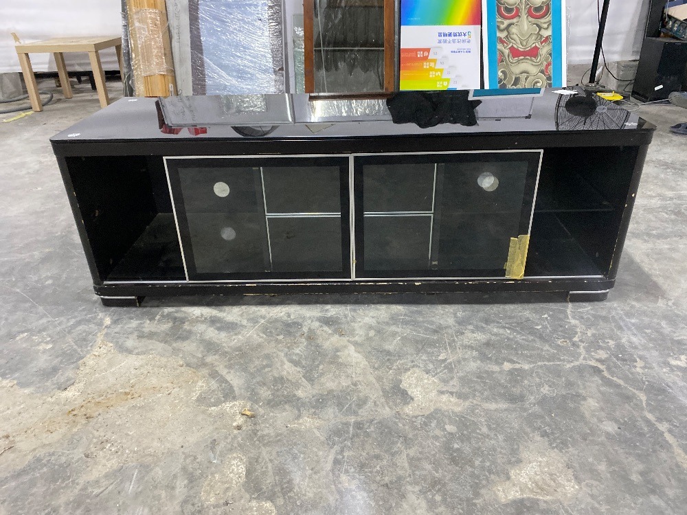 Glass Top TV with Drawers Black Colour / TV Atas Kaca
