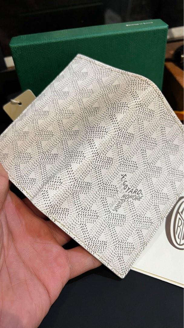 Goyard card holder saint pierre (Category: Luxury Bags & Wallets) located in Cavite. Submitted by rraaa32 (Listing ID 1180790796, Image 3). Description: Bnew with box card ribbon Missing dustbag.