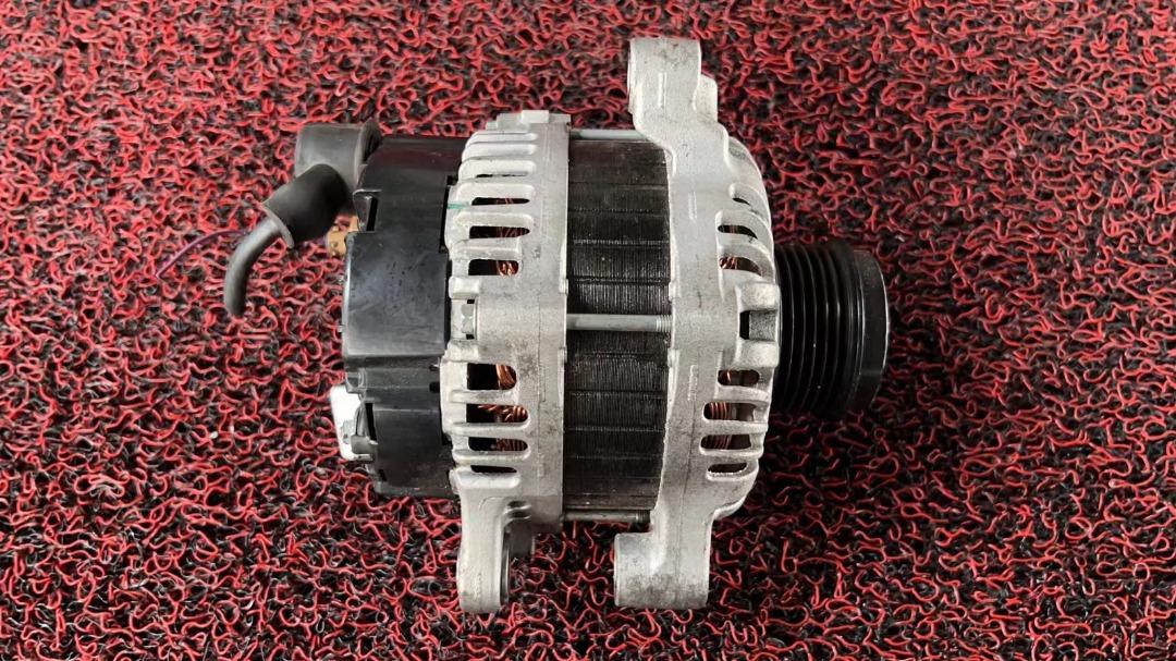HONDA JAZZ GK5 L15B ALTERNATOR(NO WARRANTY SABAH DAN SARAWAK), Auto
