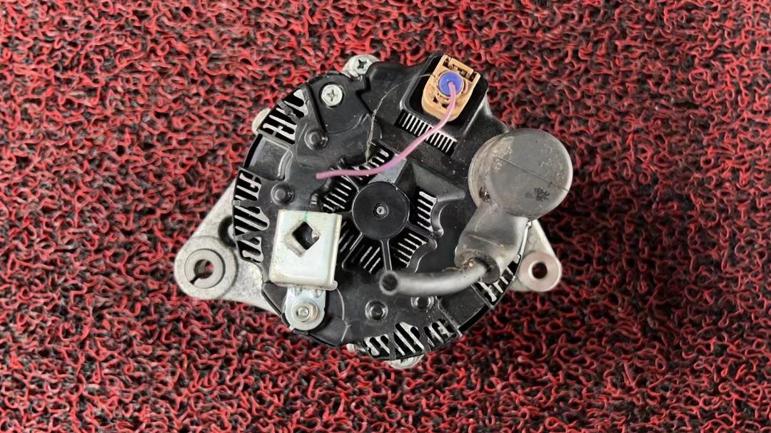 HONDA JAZZ GK5 L15B ALTERNATOR(NO WARRANTY SABAH DAN SARAWAK), Auto