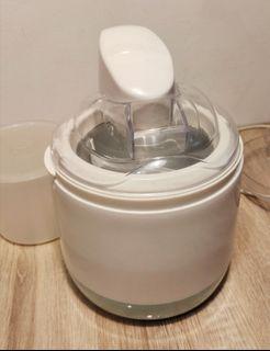 Ice cream and yogurt  maker