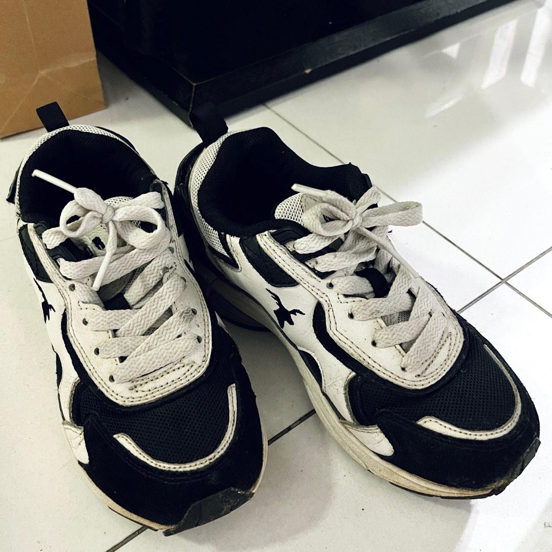 Korean best sale sneakers brand