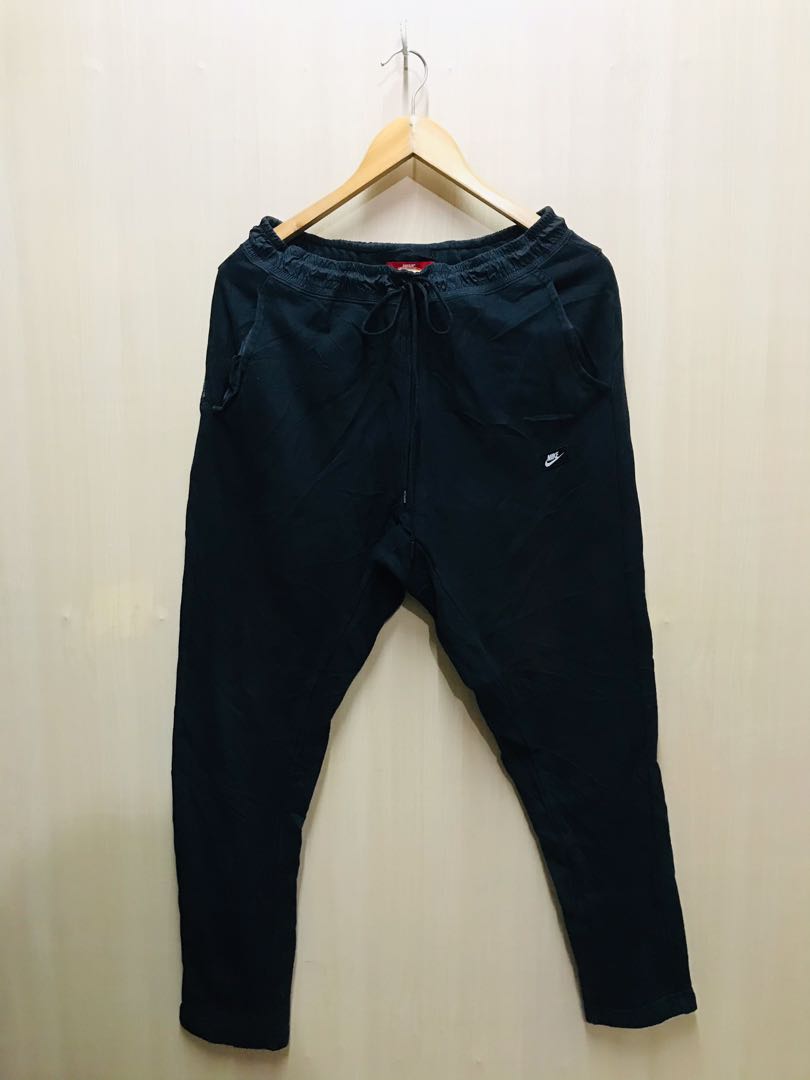 Nike box on sale logo joggers