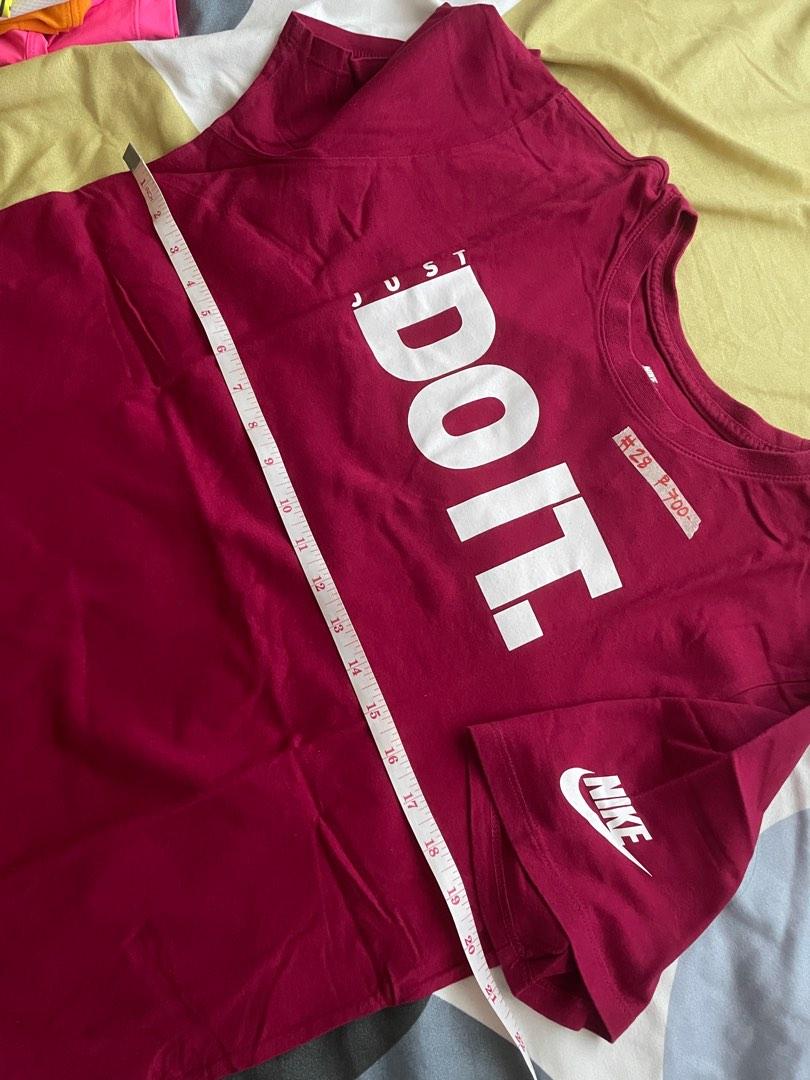 Nike Tee Shirt AUTHENTIC (Category: Tshirts & Polo Shirts ) located in Quezon City. Submitted by ReadMyProfile88 (Listing ID 1180892207, Image 2). Description: discounted!!! Nike Shirt Maroon size XL used 3-4x RFS: not my size anymore P699 (original price 1295) READ PROFILE and also Deal Method below👇🏻👇🏻.