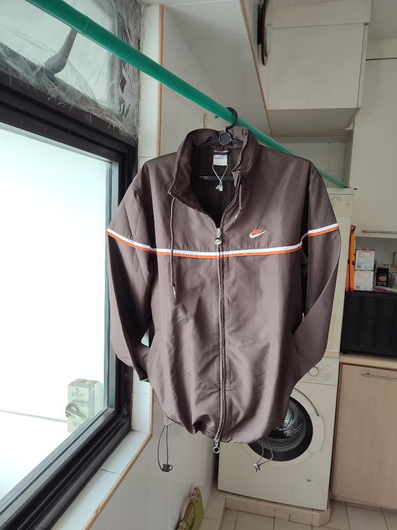 Nike Windbreaker Jacket, Men's Fashion, Coats, Jackets and Outerwear on  Carousell