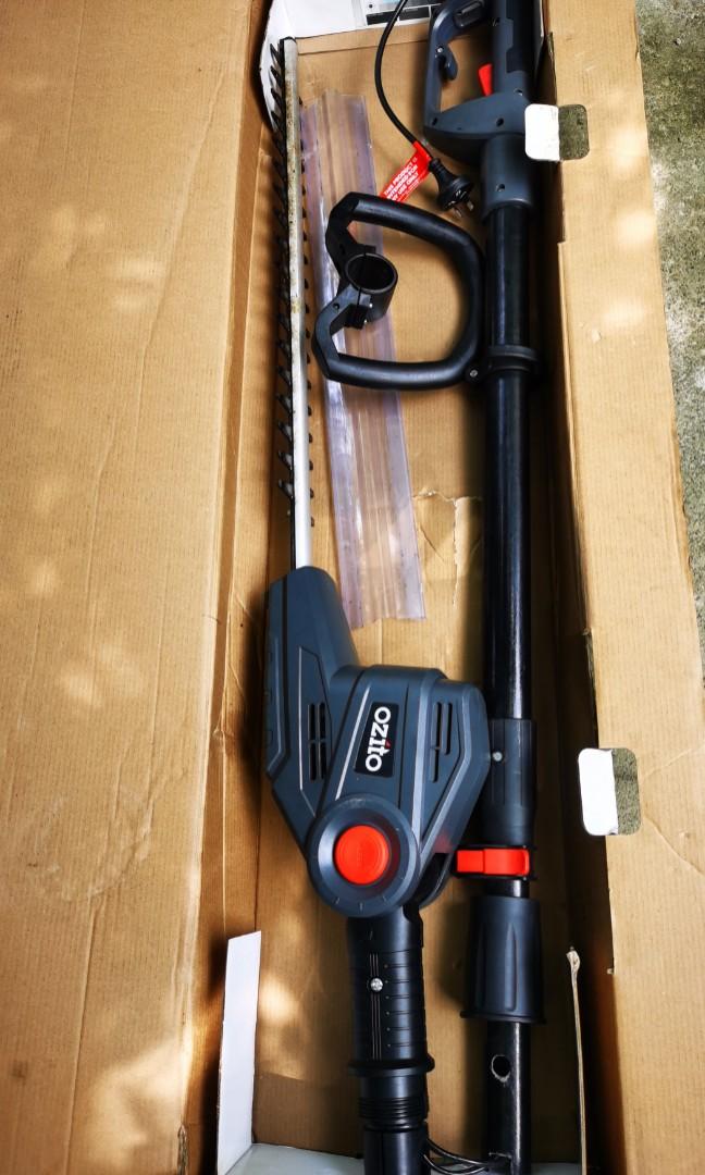 Ozito pole hedge trimner, Furniture & Home Living, Gardening, Gardening
