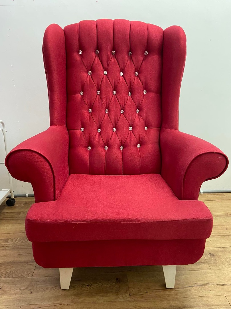 READY STOCK KING SOFA CHAIR SEE PICTURE Furniture Home