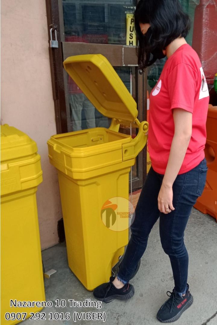 Roller king trash bin w/wheels 150L 271, Furniture & Home Living