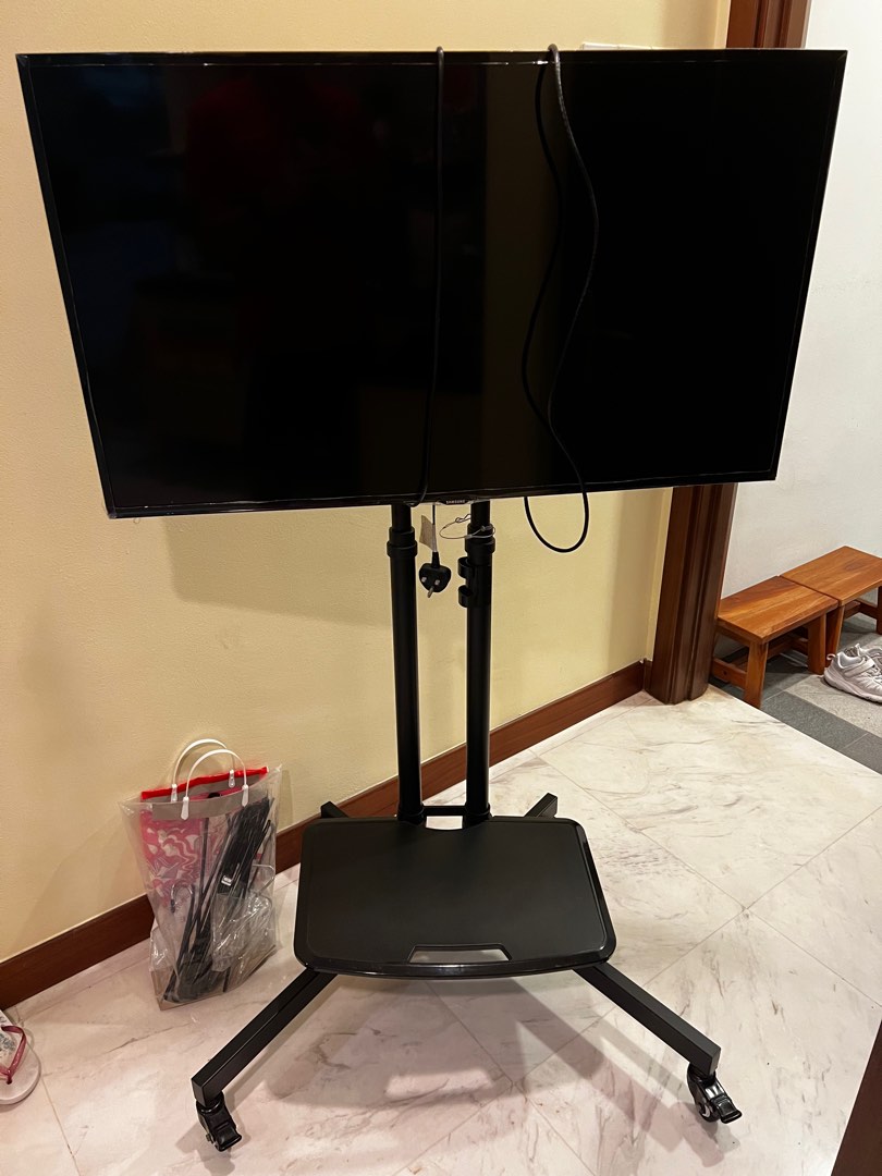 Samsung TV with stand, TV & Home Appliances, TV &