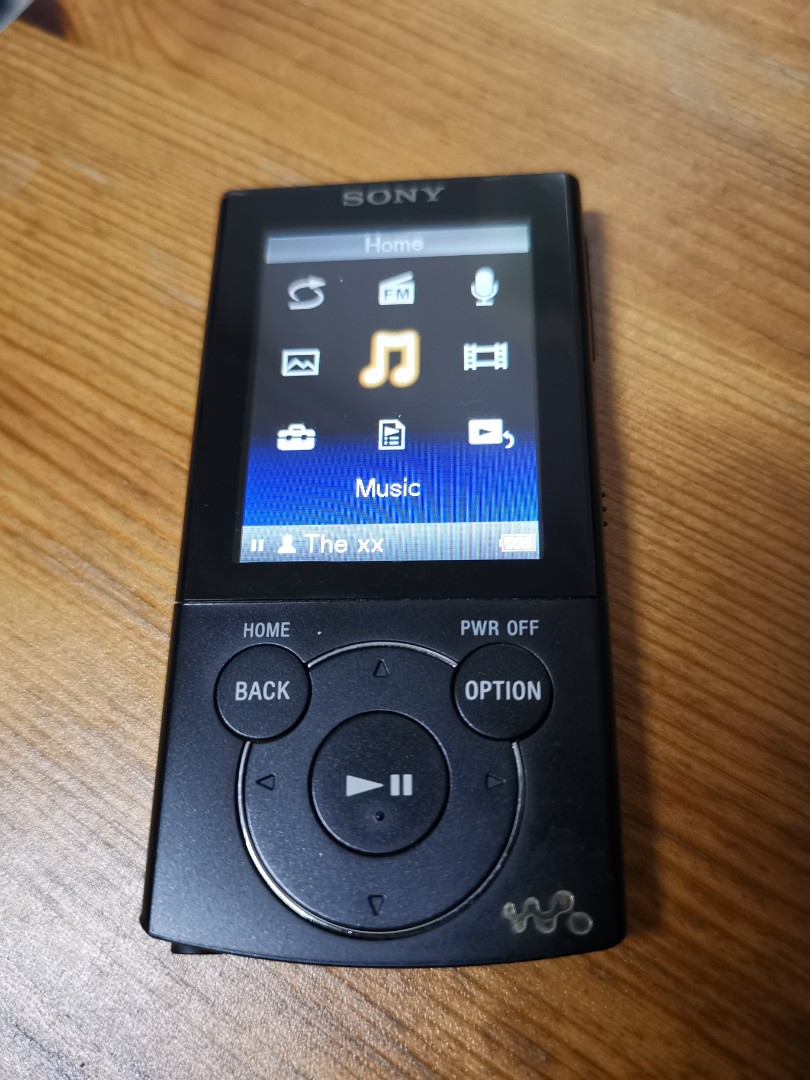 Sony Digital Media Play NWZ E444, Audio, Portable Music Players on