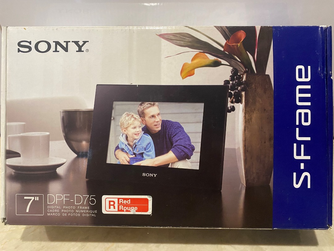 SONY Picture Frame DPFD75, Furniture & Home Living, Home Decor, Frames
