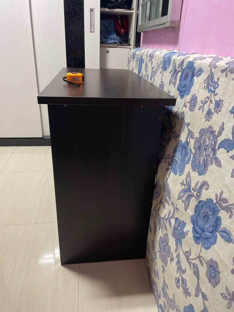 Study table (Category: Other Home Furniture) located in Singapore. Submitted by royan (Listing ID 1180690514, Image 2). Description: Study table with 2 drawers 90*45cm.