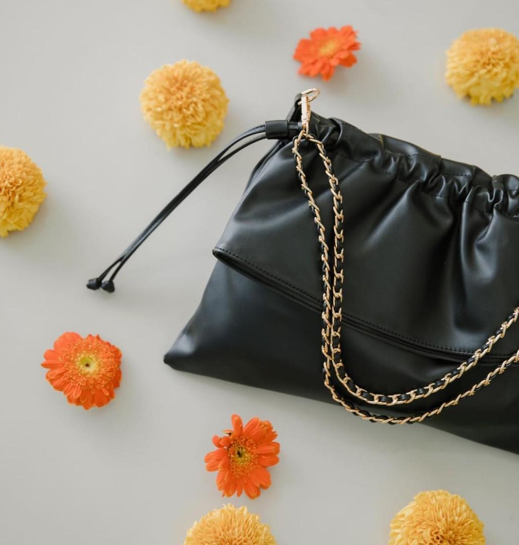Merk best sale clutch wanita