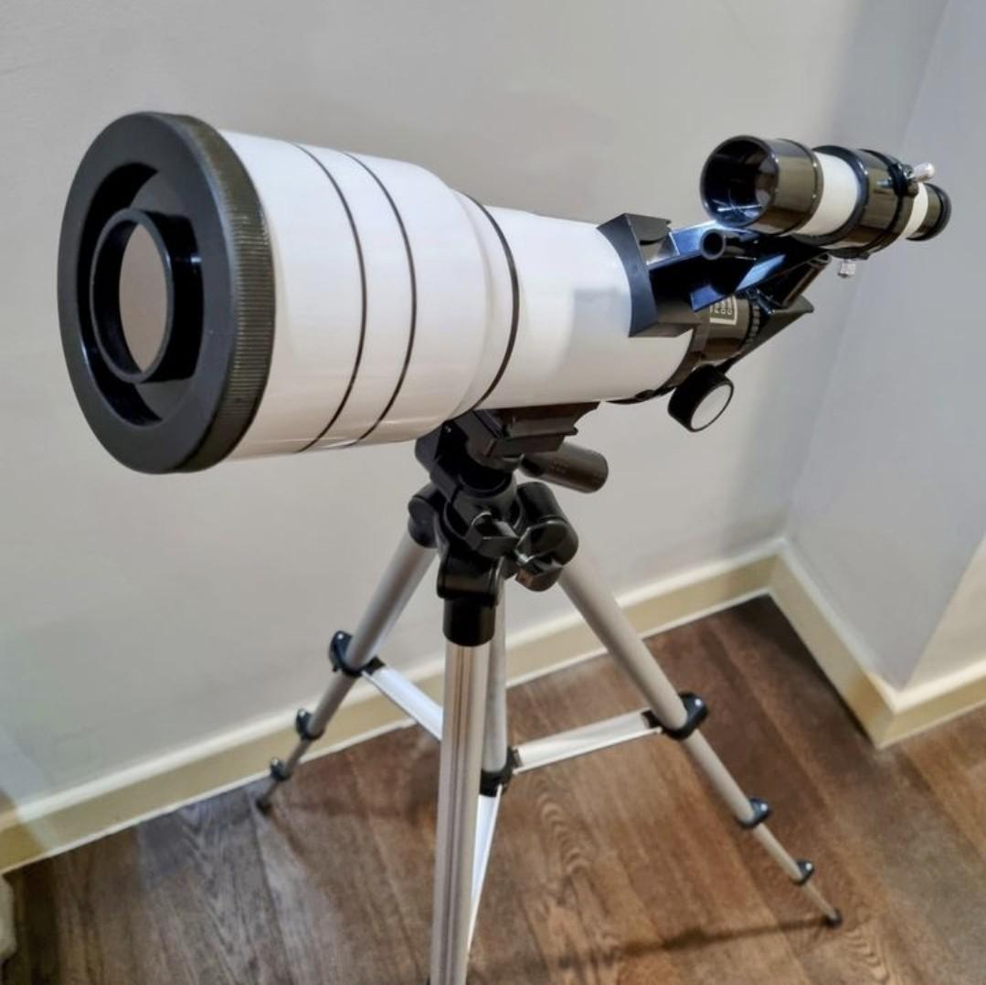 ToyerBee telescope F30070M in box complete., Mobile Phones & Gadgets