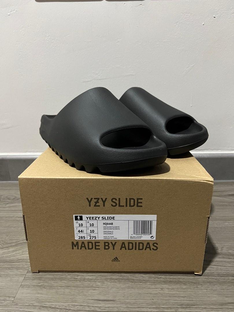 US10 Yeezy Slides Onyx, Men's Fashion, Footwear, Sneakers on Carousell