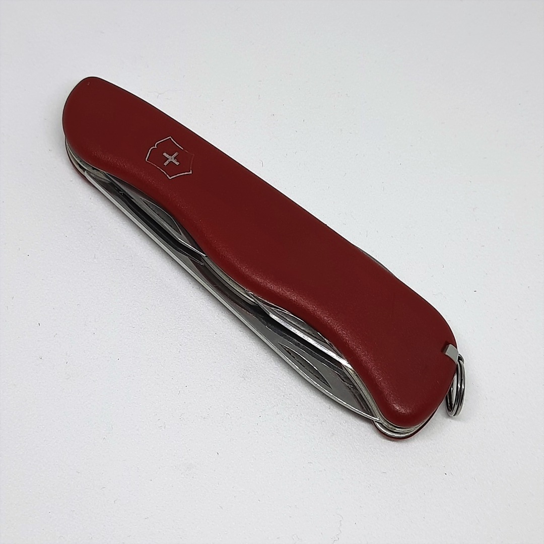 Victorinox Swiss Army Adventurer Large Pocket Knife Red 111mm Hobbies