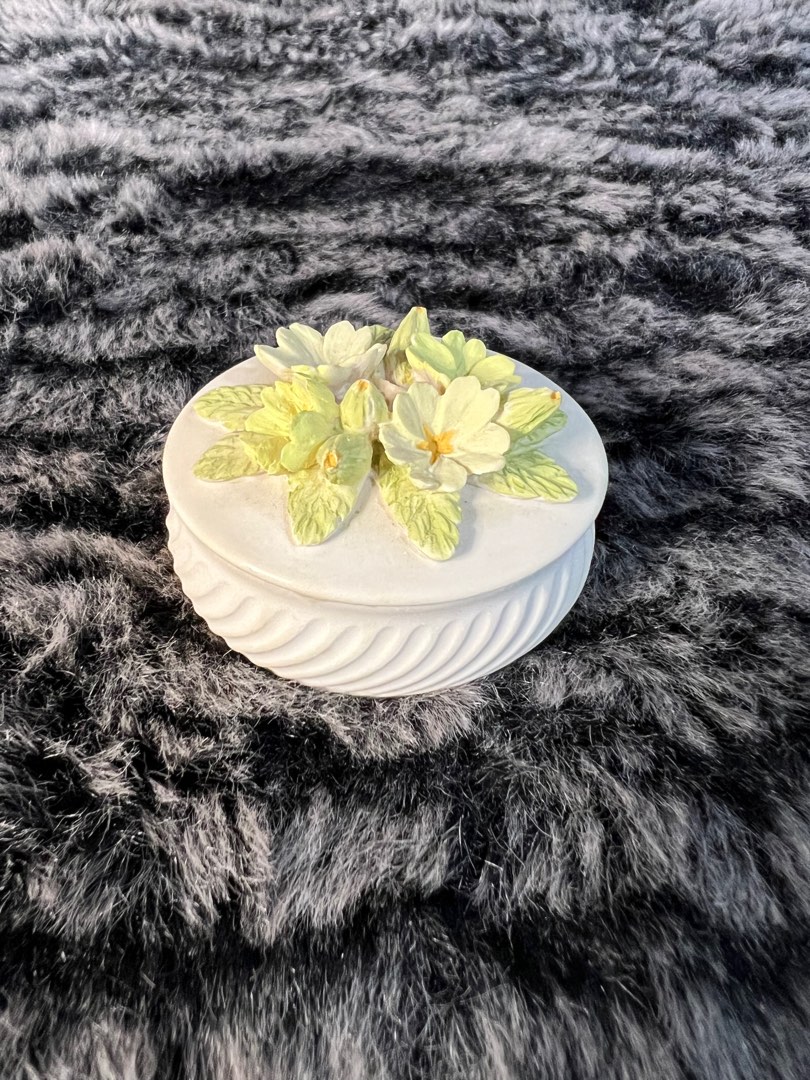 Vintage flora ceramic pill box / trinket box By Handcast Designs