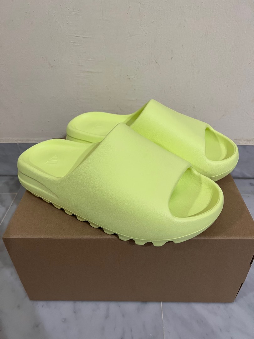 yeezy slide volt uk9, Men's Fashion, Footwear, Flipflops and Slides on  Carousell
